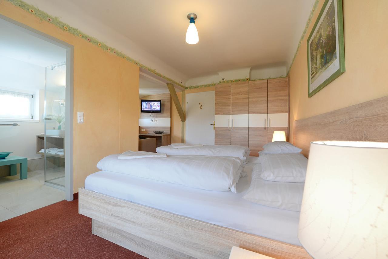 Lust Und Laune Hotel Am Woerthersee Portschach am Woerthersee Ngoại thất bức ảnh