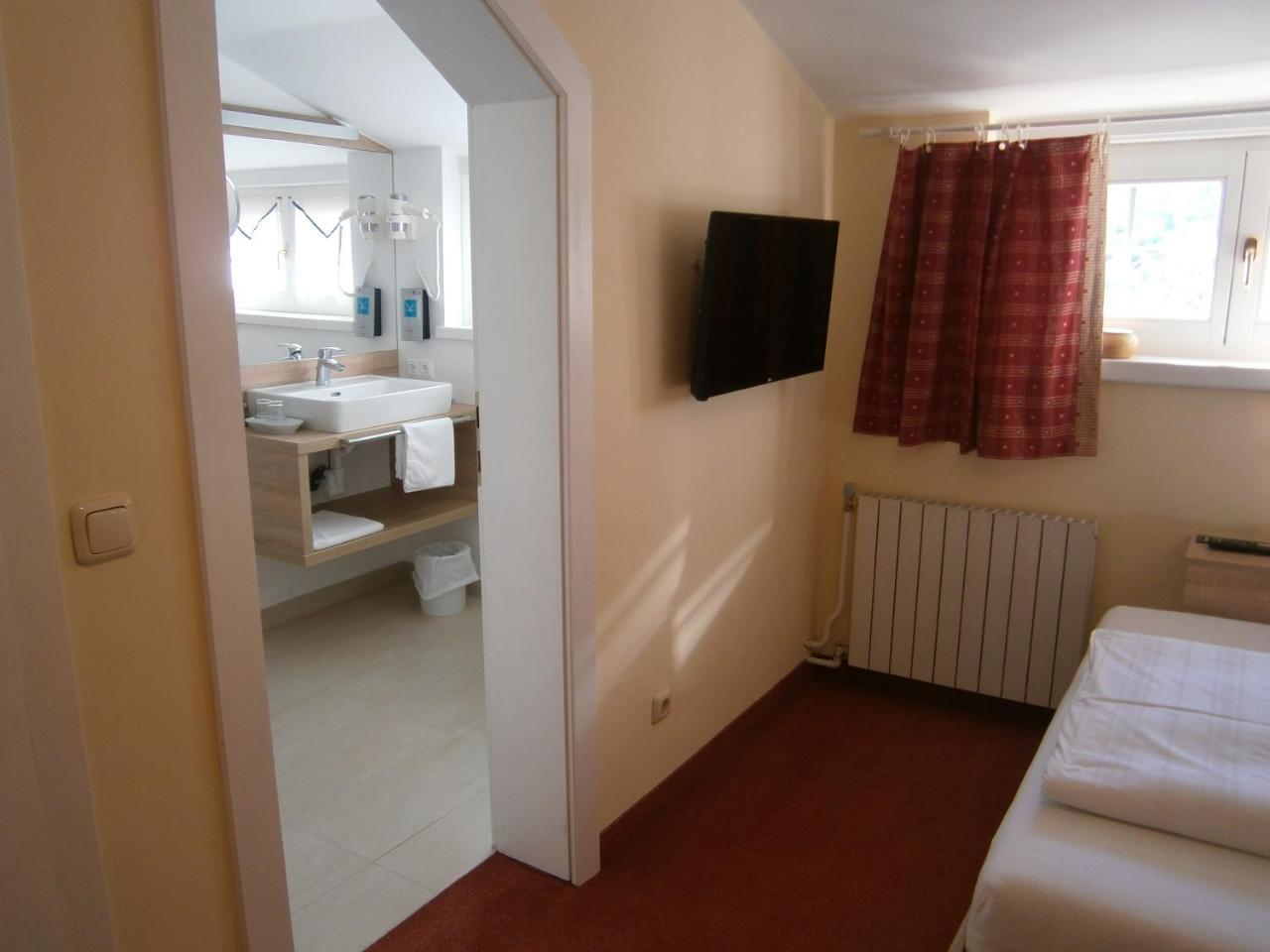 Lust Und Laune Hotel Am Woerthersee Portschach am Woerthersee Ngoại thất bức ảnh